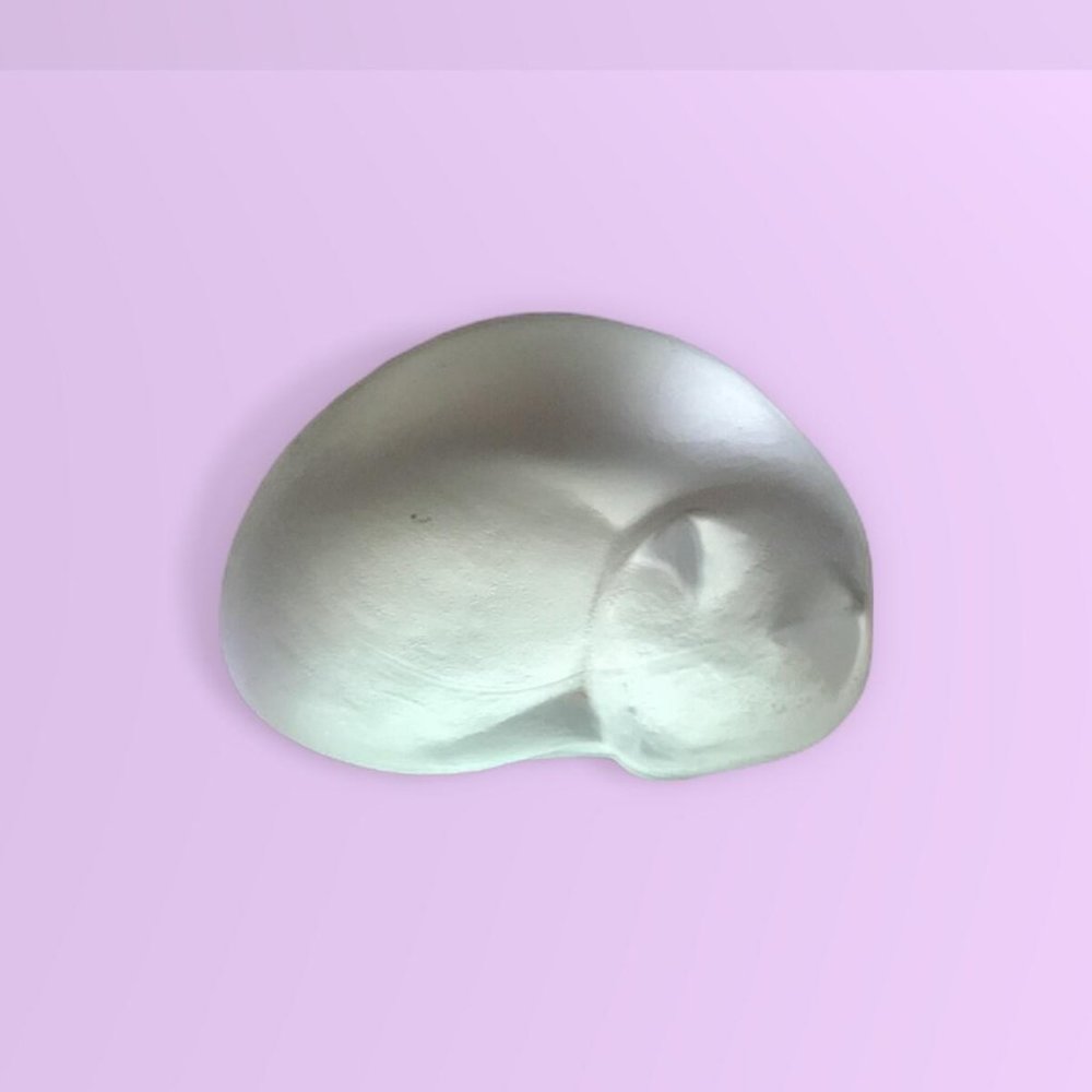 Kitty Cat Curled up Sleeping frosted paperweight (not sure if it's glass) - Picture 8 of 9